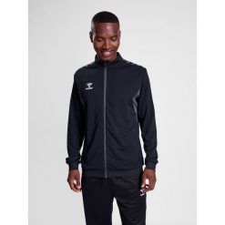 Bluza dresowa z poliestru zapinana na zamek błyskawiczny Hummel Authentic. Czarne bluzy męskie Hummel, bez wzorów, z dresówki, bez kaptura, na fitness i siłownię. Za 217.50 zł.