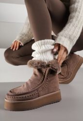 Ciemnobeżowe Śniegowce Ozdobione Haftem Rawedena. Brązowe śniegowce dziewczęce Renee, z jeansu, bez zapięcia. Za 149.99 zł.