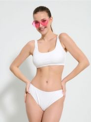 Góra od bikini - kremowy. Białe bikini damskie Sinsay, l, bez wzorów. W wyprzedaży za 17.99 zł.