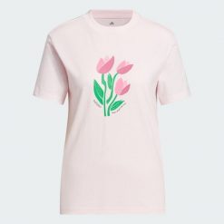 KOSZULKA FLORAL BLOOM AT YOUR OWN PACE GRAPHIC. Czerwone t-shirty damskie Adidas, xs, bez wzorów, z bawełny, klasyczne, bez kołnierzyka. Za 109.00 zł.