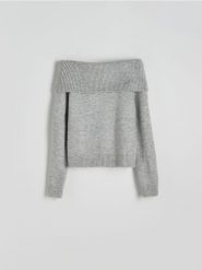 Sweter z odkrytymi ramionami - szary. Szare swetry damskie Reserved, l, bez wzorów, z dzianiny, bez kołnierzyka, bez ramiączek, bez kaptura. W wyprzedaży za 89.99 zł.