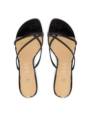 Guess Japonki FLJGZY PAF03 Czarny. Czarne klapki damskie Guess, z aplikacjami, ze skóry, bez obcasa. Za 495.00 zł.