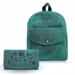 Paolo Peruzzi Portfel damski skórzany T-01-GR plecaczek damski miejski zielony vintage T-18-HGR zestaw prezentowy ZUP-113-GR. Zielone portfele damskie Paolo Peruzzi, bez wzorów. Za 462.30 zł.