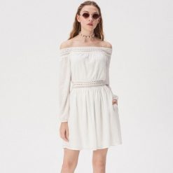 Biała sukienka boho - Biały. Sukienki damskie marki Sinsay. Za 79.99 zł.