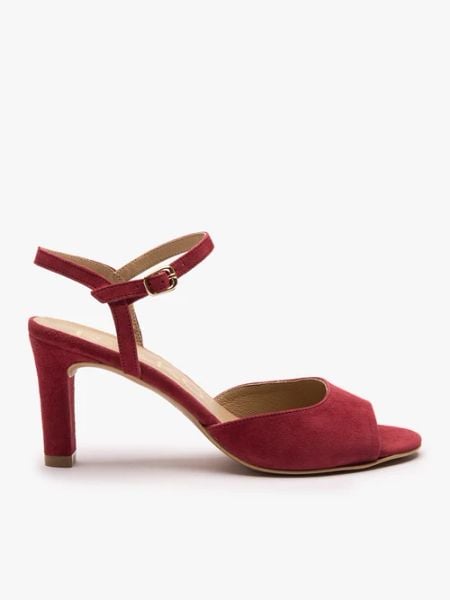 Bordowe sandały na obcasie. Czerwone sandały damskie Ryłko, bez wzorów, ze skóry, bez obcasa, na obcasie, bez zapięcia. Za 399.99 zł.