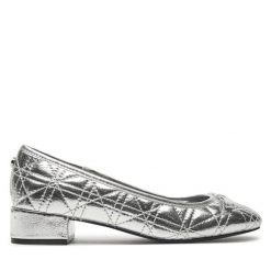 Półbuty Steve Madden. Szare półbuty damskie Steve Madden, bez wzorów, bez obcasa, na płaskiej podeszwie, bez zapięcia. Za 319.99 zł.