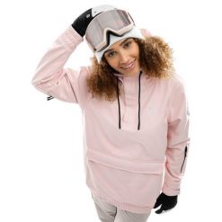 Damska kurtka snowboardowa Sporty zimowe SIROKO W3-W Arlberg. Czerwone kurtki damskie SIROKO, bez wzorów, z softshellu, bez kaptura, narciarskie. W wyprzedaży za 294.95 zł.