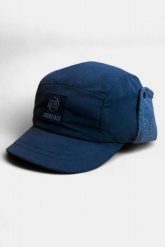 Czapka typu „trapper” dla dorosłych, unisex, z podszewką z polaru – kruczoczarna. Czarne czapki i kapelusze męskie AFTER ESSENTIALS, na zimę, z aplikacjami, z polaru, militarne. Za 87.50 zł.