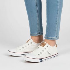 Trampki damskie Mustang, cholewka z materiału wsuwana konstrukcja z elastycznymi wstawkami klasyczna forma niska podeszwa zapewniająca komfort na co. Białe trampki i tenisówki damskie Mustang, bez wzorów, klasyczne, bez zapięcia. Za 209.00 zł.