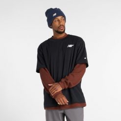 Koszulka męska New Balance Numeric MT53706BK – czarna. Czarne koszulki sportowe męskie New Balance, l, bez wzorów, z bawełny, bez kołnierzyka, bez ramiączek. Za 129.99 zł.