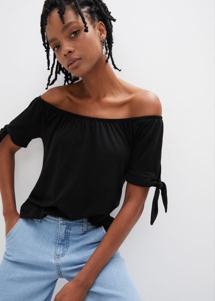 Bluzka Carmen z ozdobnym wiązaniem. Czarne bluzki damskie bonprix, bez wzorów, bez kołnierzyka, bez ramiączek. Za 62.99 zł.