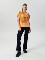 Koszulka Kubuś Puchatek - wielobarwny. T-shirty damskie Sinsay, l, bez wzorów, z bawełny, bez kołnierzyka. Za 39.99 zł.
