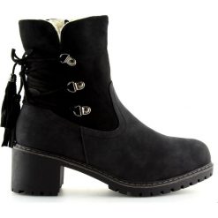 Botki ocieplone barankiem czarne NC726 Black. Czarne botki damskie ButyModne, na zimę, ze skóry ekologicznej, klasyczne, bez obcasa, na obcasie, bez zapięcia. W wyprzedaży za 106.27 zł.