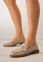 Beżowe Mokasyny VICES ze Skórzaną Wkładką i Metaliczną Ozdobą Sereisana. Brązowe mokasyny damskie Renee, casualowe. Za 89.99 zł.