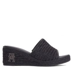 Espadryle Tommy Hilfiger. Czarne espadryle damskie Tommy Hilfiger, bez wzorów, bez obcasa, bez zapięcia. Za 299.99 zł.