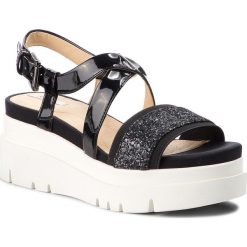Sandały GEOX - D Radwa D D827UD 0EWHH C9999 Black. Czarne klapki damskie Geox, bez wzorów, z materiału, bez obcasa, na obcasie. W wyprzedaży za 269.00 zł.