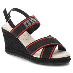 Czarne Sandały Big Star Stylowe Espadryle Damskie. Czarne klapki damskie Big Star, bez wzorów, bez obcasa, bez zapięcia. Za 179.00 zł.