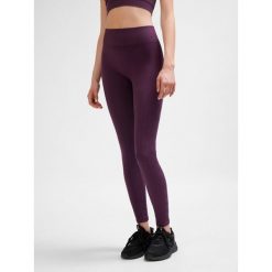 Damskie legginsy bezszwowe Hummel MT Define Scrunch. Czerwone legginsy damskie Hummel, bez wzorów, na jogę i pilates. W wyprzedaży za 179.00 zł.