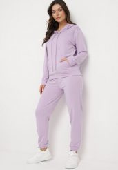 Fioletowy Komplet Dresowy Bluza Kangurka z Kapturem i Spodnie Joggery Triasa. Fioletowe bluzy damskie Born2be, m, bez wzorów, z dresówki. Za 84.99 zł.