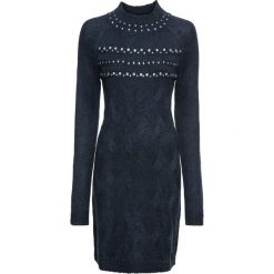 Sukienka dzianinowa z połyskującymi kamieniami bonprix ciemnoniebieski. Sukienki damskie marki bonprix. Za 89.99 zł.