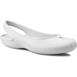 Sandały CROCS - Olivia II Flat W 202826 Oyster. Klapki damskie marki Crocs. Za 129.00 zł.