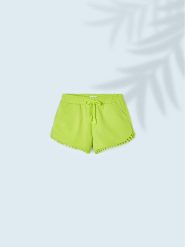 Mayoral Szorty materiałowe 607 Zielony Regular Fit. Zielone spodenki dla dziewczynek Mayoral, bez wzorów, z bawełny. Za 69.99 zł.