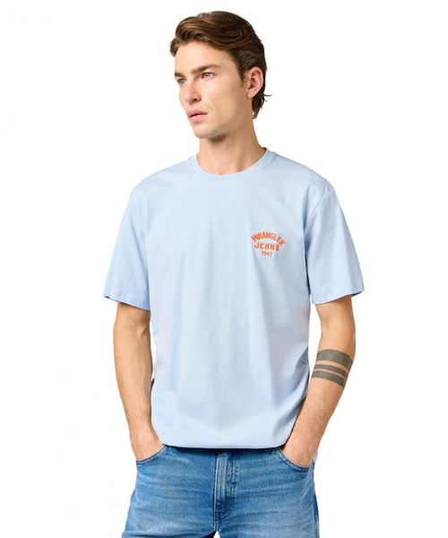MESKA KOSZULKA WRANGLER SMALL LOGO TEE NIAGARA MIST 112362908. T-shirty męskie Wrangler, m, bez wzorów, bez kołnierzyka. Za 79.99 zł.