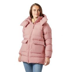 Parka damska z kapturem Helly Hansen Ellie. Czerwone parki damskie Helly Hansen, na zimę, bez wzorów, z puchu, z kapturem. W wyprzedaży za 1,056.00 zł.