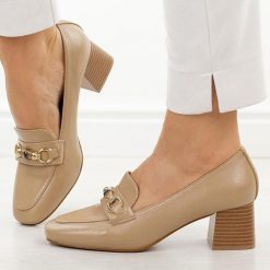 Beżowe półbuty damskie na słupku M.Daszyński 25141-1. Brązowe mokasyny damskie M.Daszyński, ze skóry, casualowe. Za 179.00 zł.