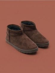 Botki z ociepleniem - brązowy. Brązowe botki damskie Sinsay, bez obcasa, bez zapięcia. Za 39.99 zł.