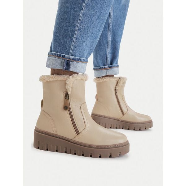 Botki Go Soft. Brązowe botki damskie GO SOFT, bez obcasa, na koturnie, bez zapięcia. Za 259.99 zł.