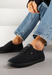 Czarne Basicowe Tenisówki Vices Hallriva. Czarne trampki i tenisówki damskie Renee, bez wzorów, z jeansu, eleganckie, bez zapięcia. Za 44.99 zł.