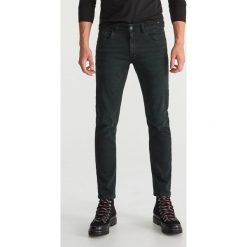 Jeansy slim fit - Zielony. Zielone jeansy męskie Reserved. Za 129.99 zł.