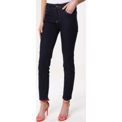 Granatowe Jeansy Sorts. Jeansy damskie Born2be. Za 69.99 zł.