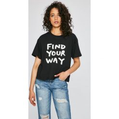 Puma - Top x Shantell Martin. Topy damskie marki Puma. W wyprzedaży za 159.90 zł.