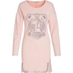 Różowa Sukienka Counterbalance. Sukienki damskie marki Born2be. Za 39.99 zł.