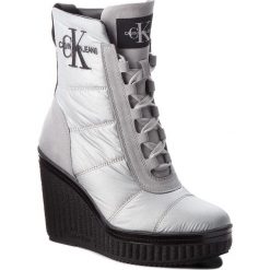 Botki CALVIN KLEIN JEANS - Sole RE9774 Silver. Kozaki damskie marki Calvin Klein Jeans. W wyprzedaży za 419.00 zł.