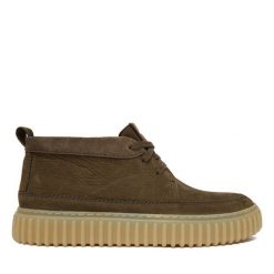 Trzewiki Clarks. Brązowe botki męskie Clarks, bez wzorów, bez zapięcia. Za 569.99 zł.