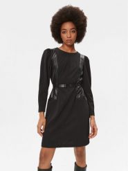 DKNY Sukienka codzienna DD3G1608 Czarny Regular Fit. Czarne sukienki damskie DKNY, na co dzień, bez wzorów, z syntetyku, bez kołnierzyka, bez ramiączek, proste. Za 639.99 zł.