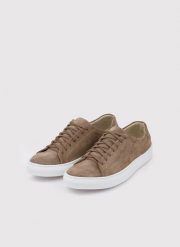 PAKO LORENTE – Beżowe sneakersy męskie. Brązowe buty sportowe męskie Pako Lorente, z zamszu, bez zapięcia. Za 279.99 zł.