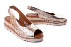 ARTIKER RELAKS 52C0828 złoty, sandały damskie. Żółte sandały damskie Artiker Relaks, bez wzorów, ze skóry, bez obcasa, na koturnie, bez zapięcia. Za 279.90 zł.