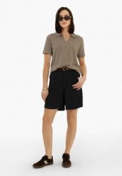 Szorty z lnem P-ELYS. Czarne szorty damskie Volcano, xs, bez wzorów, ze lnu, z podwyższonym stanem. Za 139.99 zł.