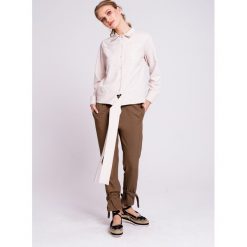 Naoko - Spodnie Rainforest x Edyta Górniak. Szare spodnie materiałowe damskie NAOKO, w paski, z bawełny. W wyprzedaży za 159.90 zł.