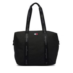 Torebka Tommy Jeans. Czarne torebki do ręki damskie Tommy Jeans, bez wzorów, z jeansu, bez dodatków. Za 329.99 zł.