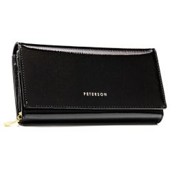 Portfel damski ze skóry naturalnej w czarnym kolorze, wyposażony w system RFID - Peterson. Czarne portfele damskie Peterson, bez wzorów, z lakierowanej skóry. Za 129.99 zł.