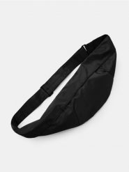 Nerka na zamek z regulowanym paskiem - czarny. Czarne saszetki męskie Sinsay, sportowe, małe. Za 35.99 zł.