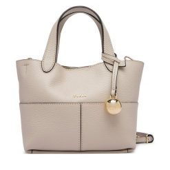 Torebka Furla. Białe torebki do ręki damskie Furla, bez wzorów, klasyczne, bez dodatków. Za 1,299.00 zł.