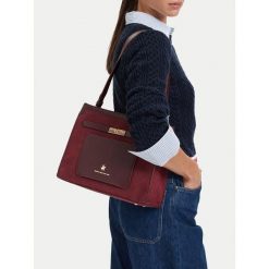 Torebka Beverly Hills Polo Club. Czerwone torebki do ręki damskie Beverly Hills Polo Club, bez wzorów, klasyczne, bez dodatków. Za 199.99 zł.