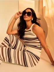 Bawełniane swetrowe spodnie w paski - wielobarwny. Spodnie materiałowe damskie Sinsay, l, bez wzorów, z bawełny. Za 69.99 zł.