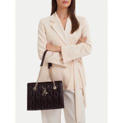 Torebka Eva Minge. Czerwone torebki do ręki damskie Eva Minge, bez wzorów, klasyczne, bez dodatków. Za 299.99 zł.